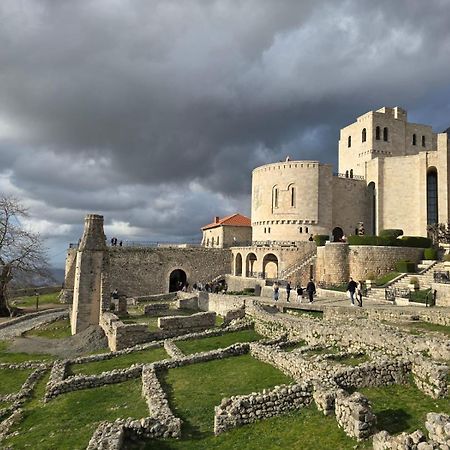 Villa Mefaja Krujë エクステリア 写真