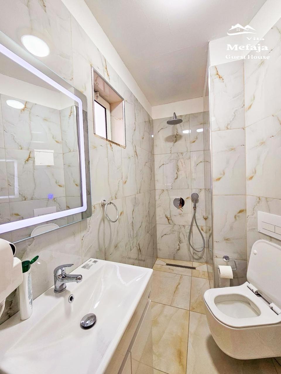 Villa Mefaja Krujë エクステリア 写真