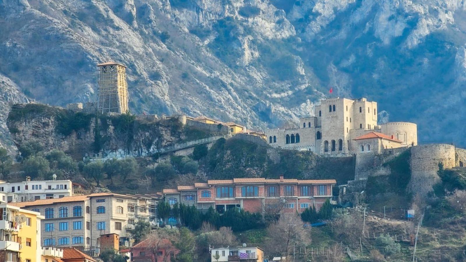 Villa Mefaja Krujë エクステリア 写真