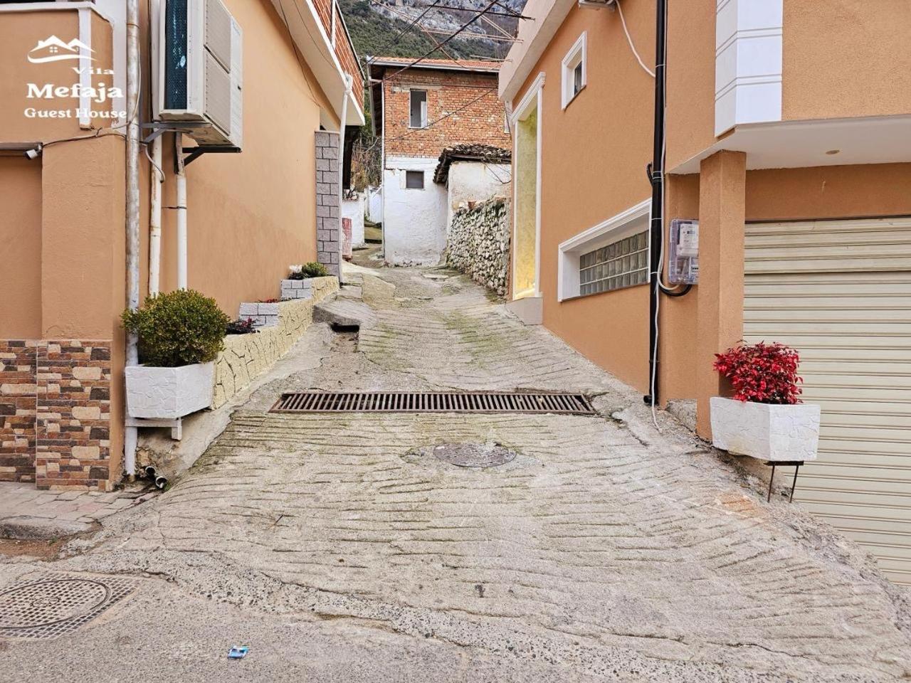 Villa Mefaja Krujë エクステリア 写真